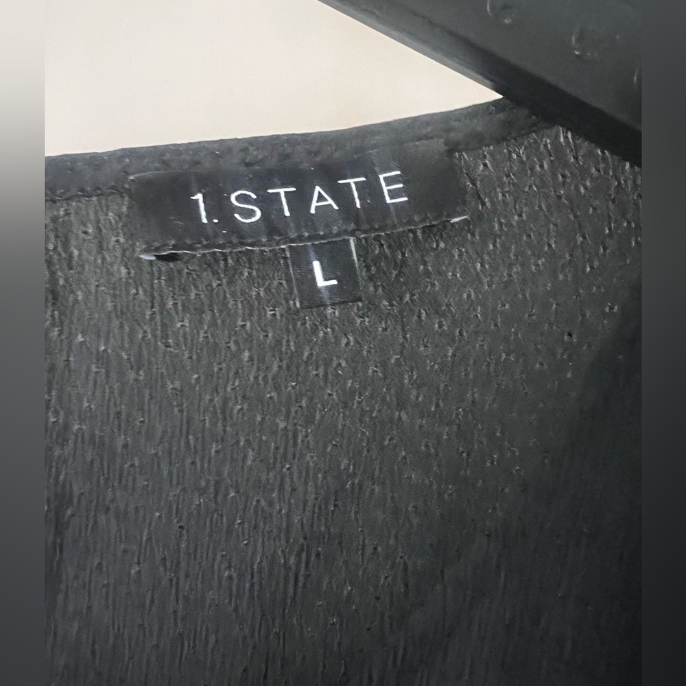 1.State Blouse - Picture 2 of 5